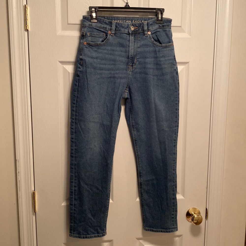 American Eagle Stretch Mom Jeans…size 4 Short